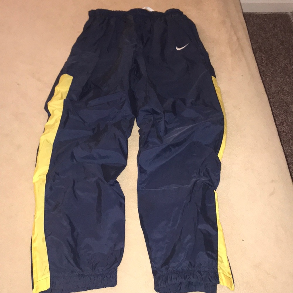 Nike windbreaker swishy pants vintage size large